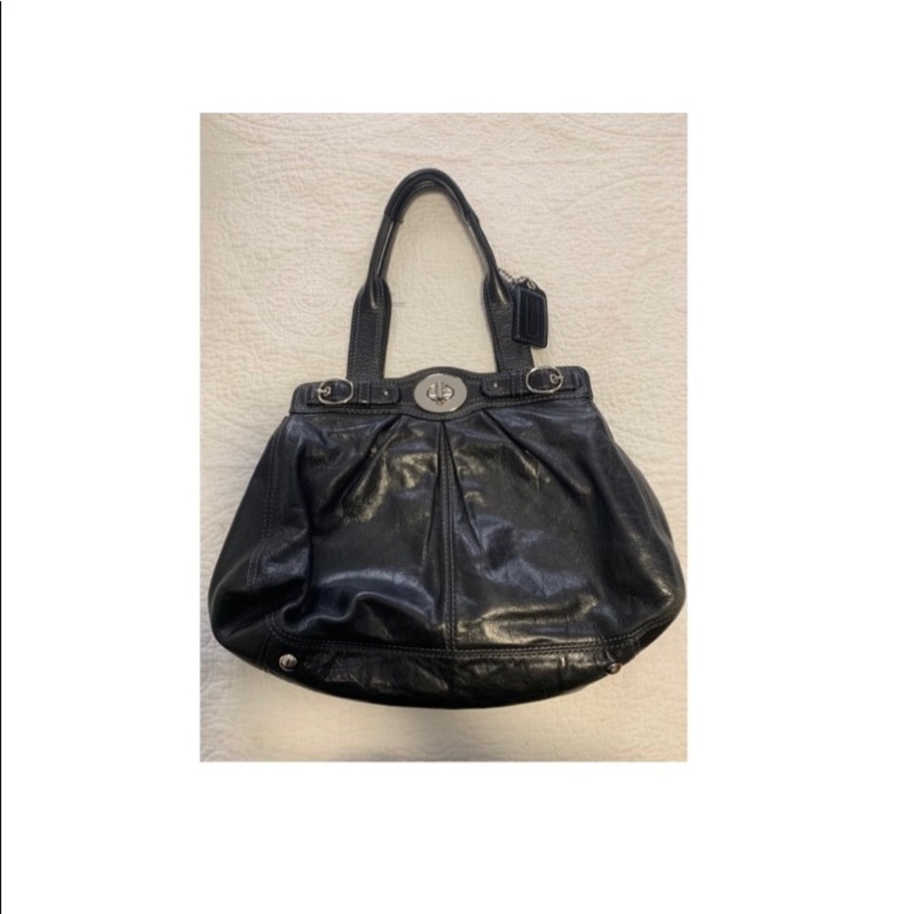 Rare COACH Garnet turn-lock Black leather handbag